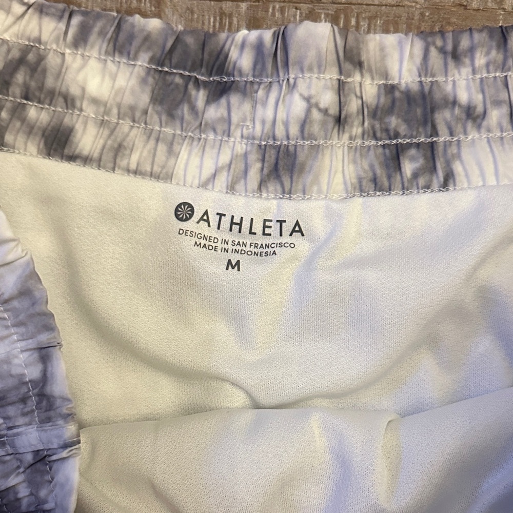 Womens Athleta shorts - Picture 3 of 5